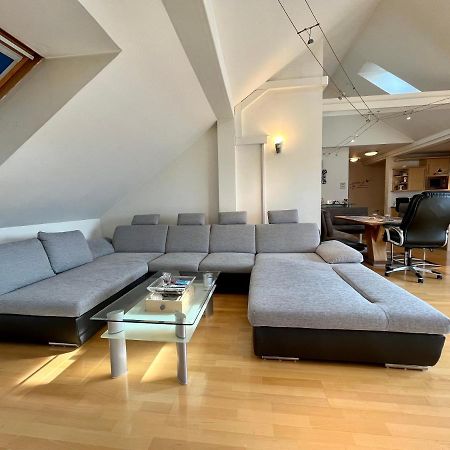 Atemberaubendes Loft Mit Pool Lägenhet Wien Exteriör bild