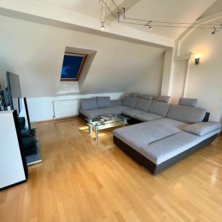 Atemberaubendes Loft Mit Pool Lägenhet Wien Exteriör bild
