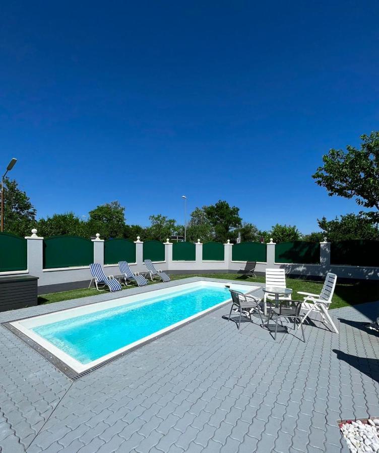 Atemberaubendes Loft Mit Pool Lägenhet Wien Exteriör bild